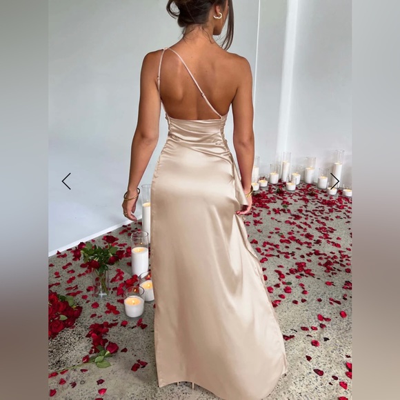 Babyboo Fashion - Ariel Maxi Dress in Champagne- NWT - Picture 3 of 3